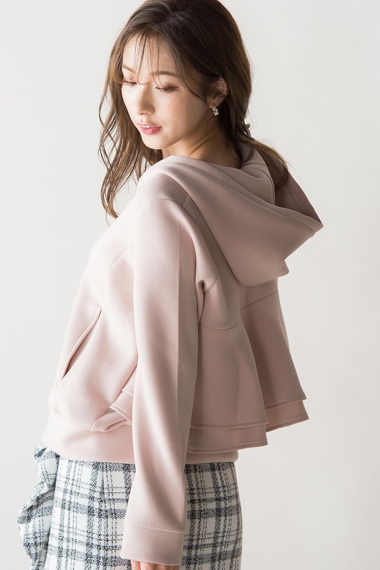 同デザイン×色違いでさりげない愛犬リンクコーデに QUEENS COURT