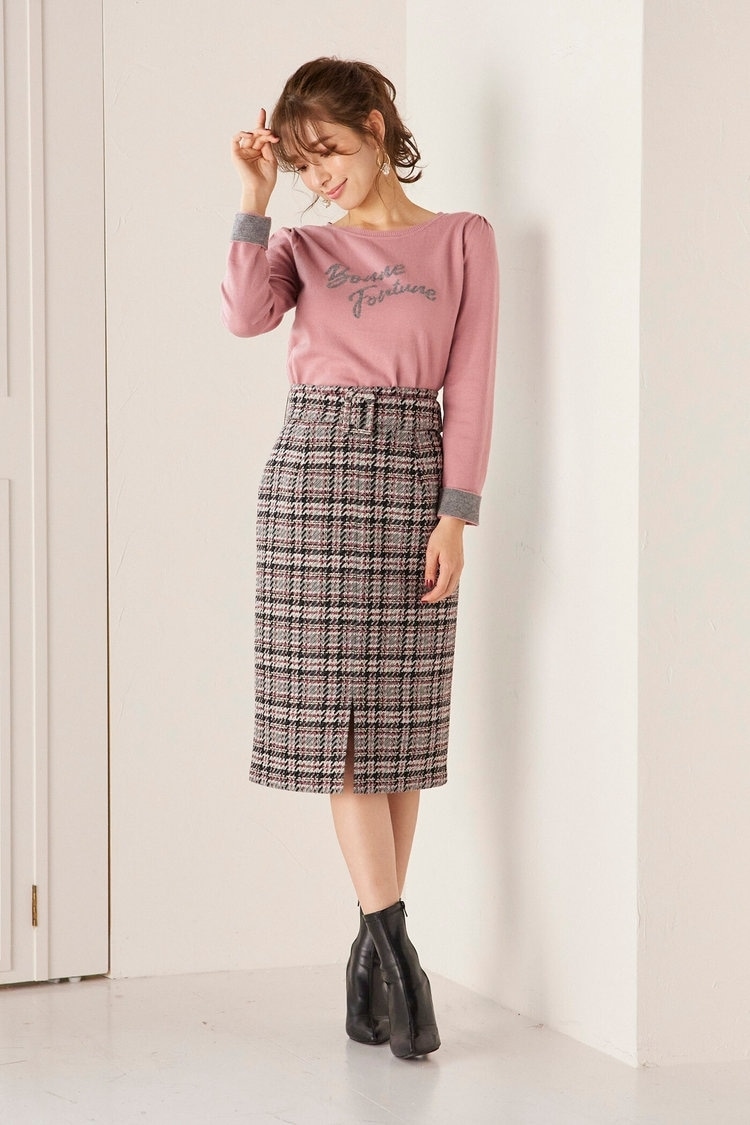 ピンクニットなら大人ガーリーな愛犬リンクコーデに QUEENS COURT