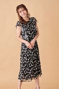 2022年】花柄コーデ24選！大人女子の甘さ控えめスタイル