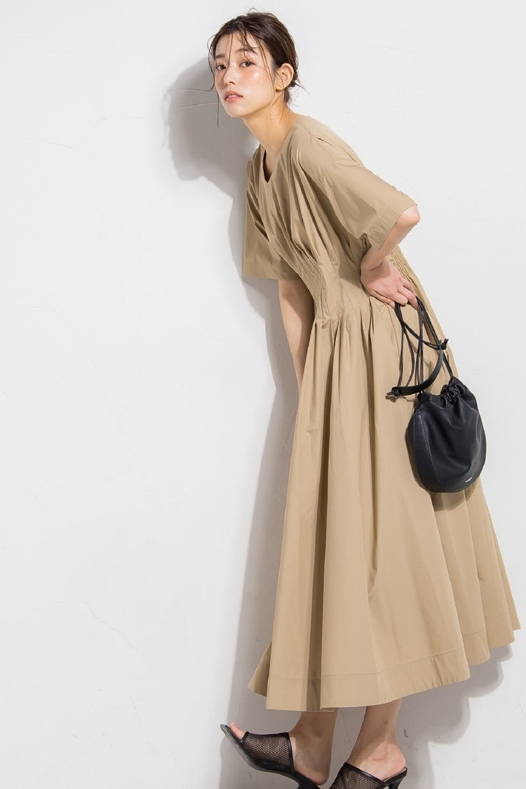 かわいさ×大人色ワンピでこなれた印象のスタイリングに