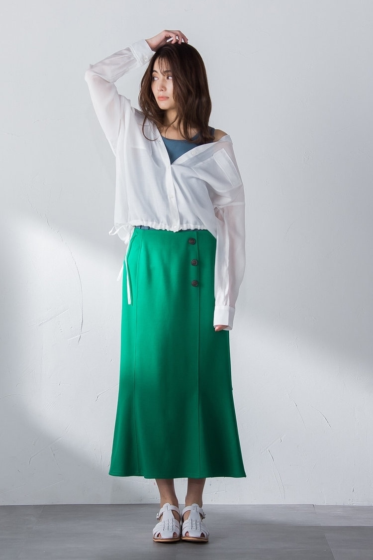 スカート派のママに! 動きやすいストレッチスカートのコーデ