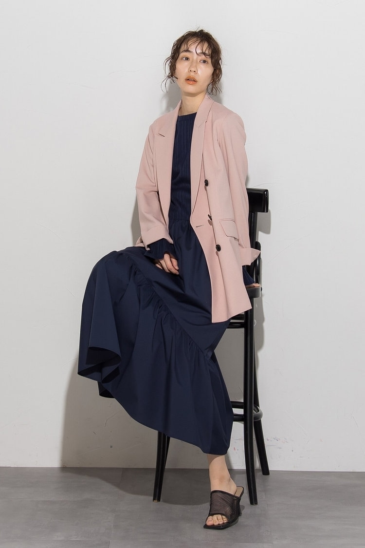 美シルエットのワンピにジャケットを合わせて Droite lautreamont