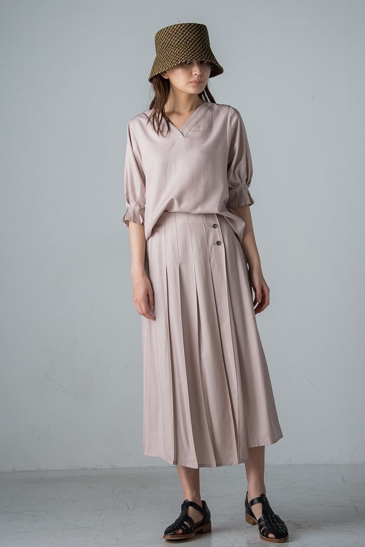 ベージュのセットアップで大人の春コーデ MAYSON GREY