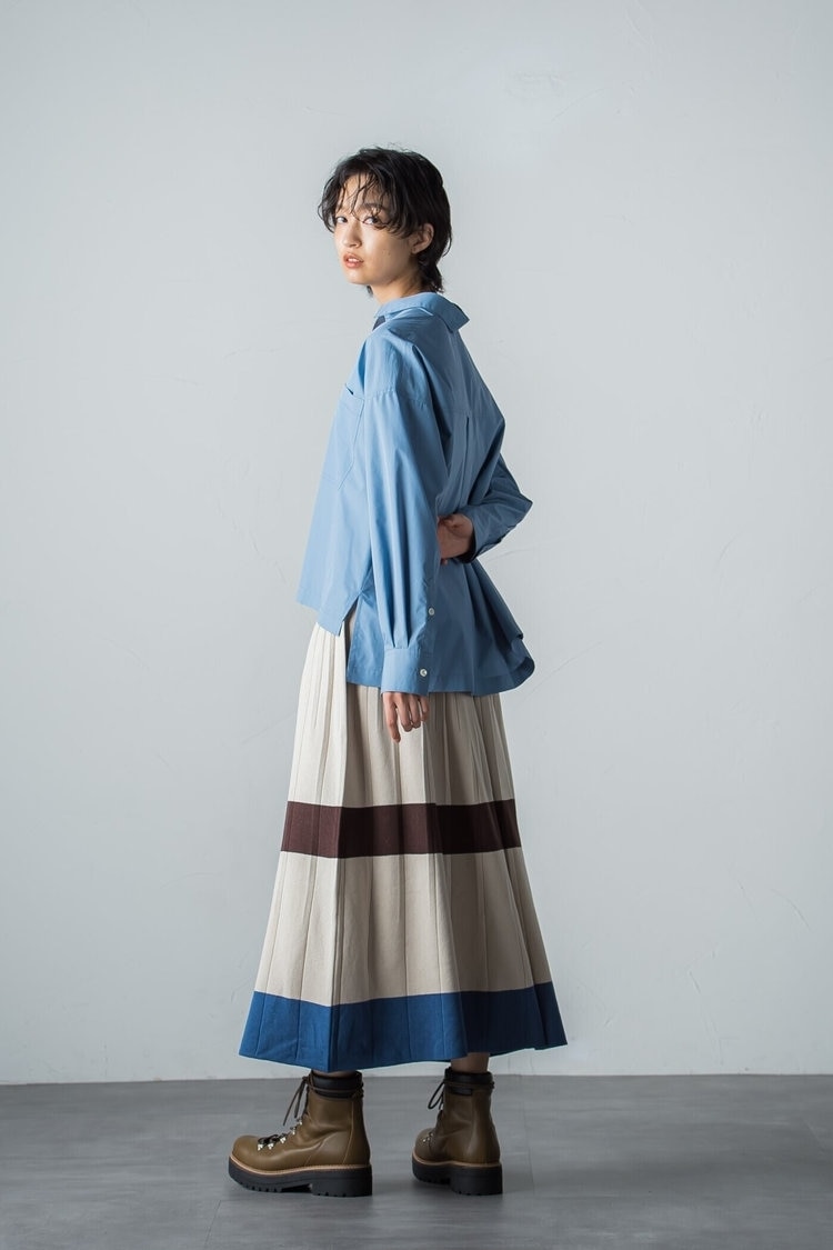 爽やかカラー×秋冬らしい素材感でつくるカジュアル MAYSON GREY