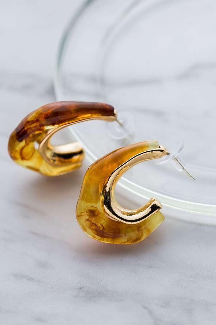 クリアなべっ甲素材のピアス ketty