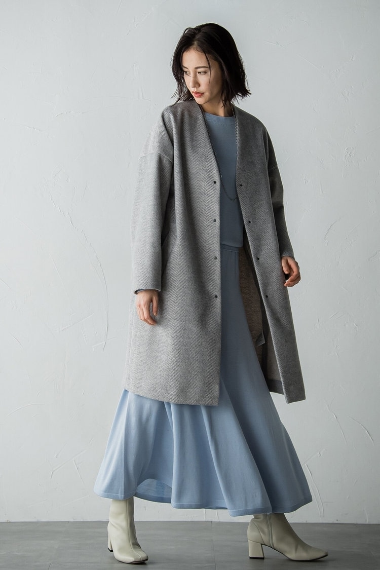 やわらかなニットスカートのセットアップで品よく LAUTREAMONT