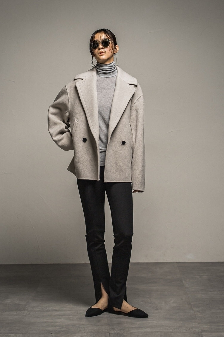 前スリットレギンスパンツで抜け感ある着こなしに ESSEN .LAUTREAMONT