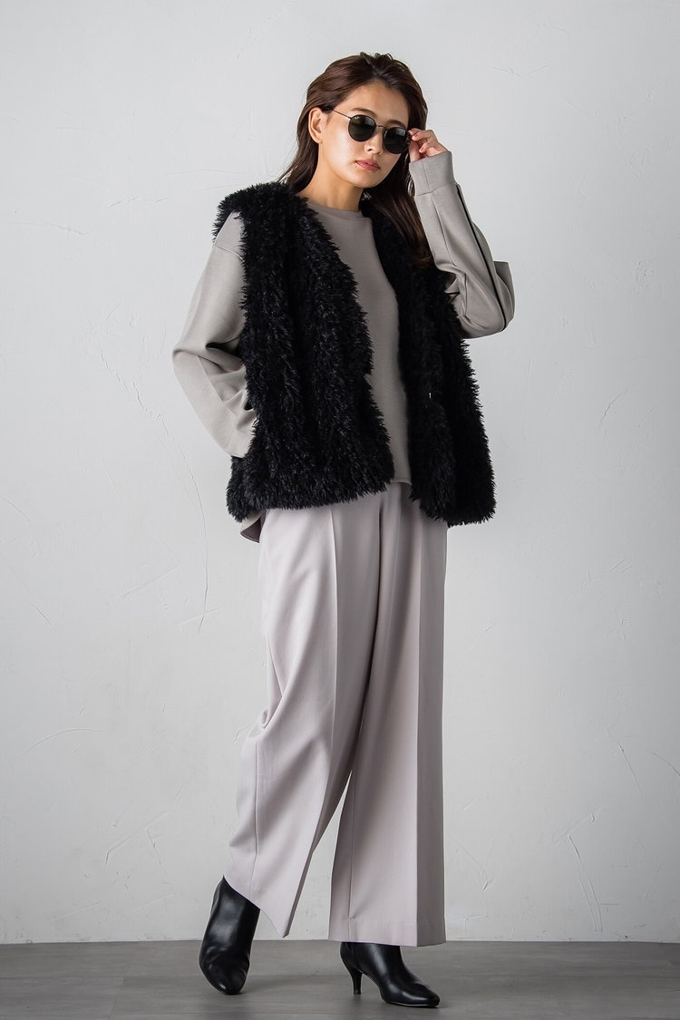 トレンドのファージレでモードな着こなしに MAYSON GREY