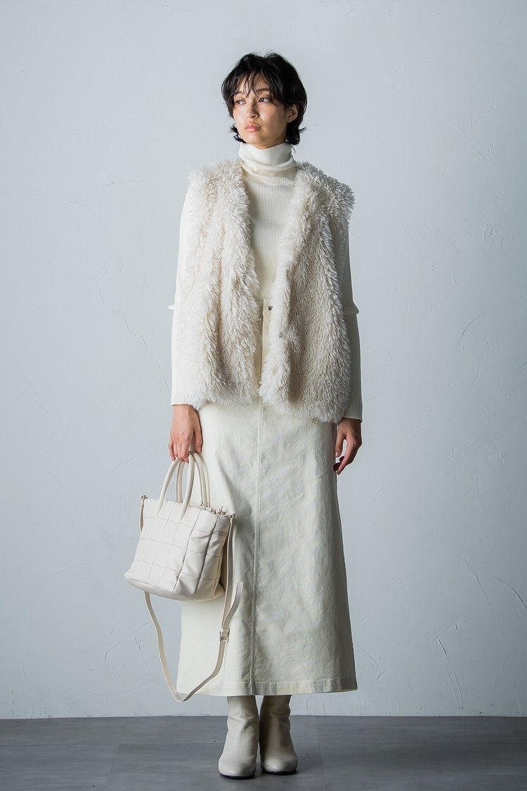 女子会にもおすすめのニット×ファーベストコーデ MAYSON GREY