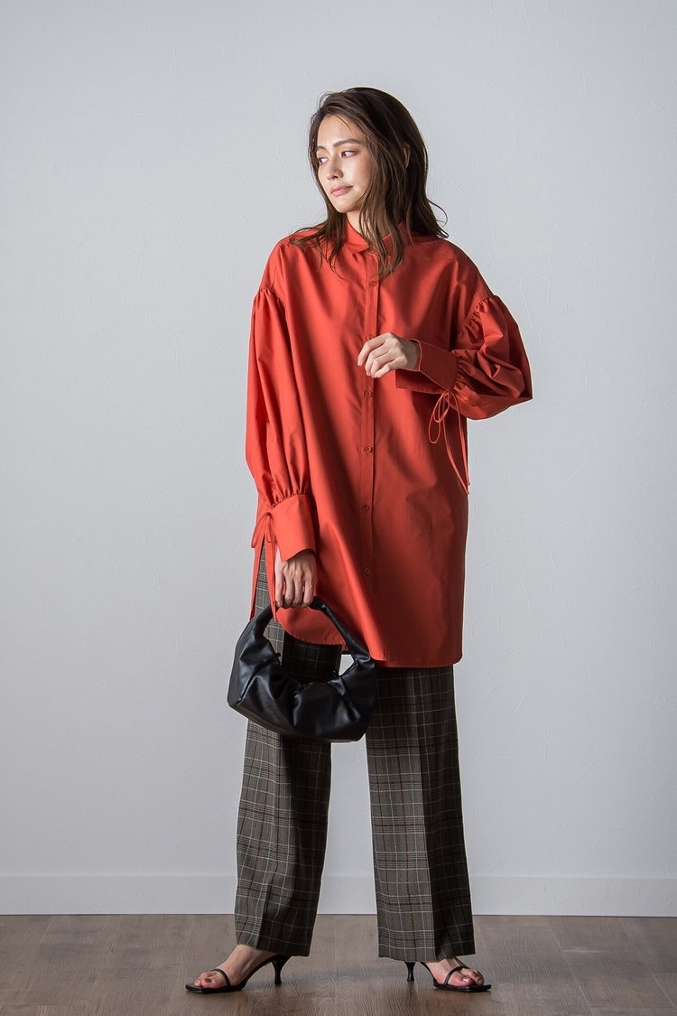 クラシカルムード満点なチェックパンツのコーデ MAYSON GREY