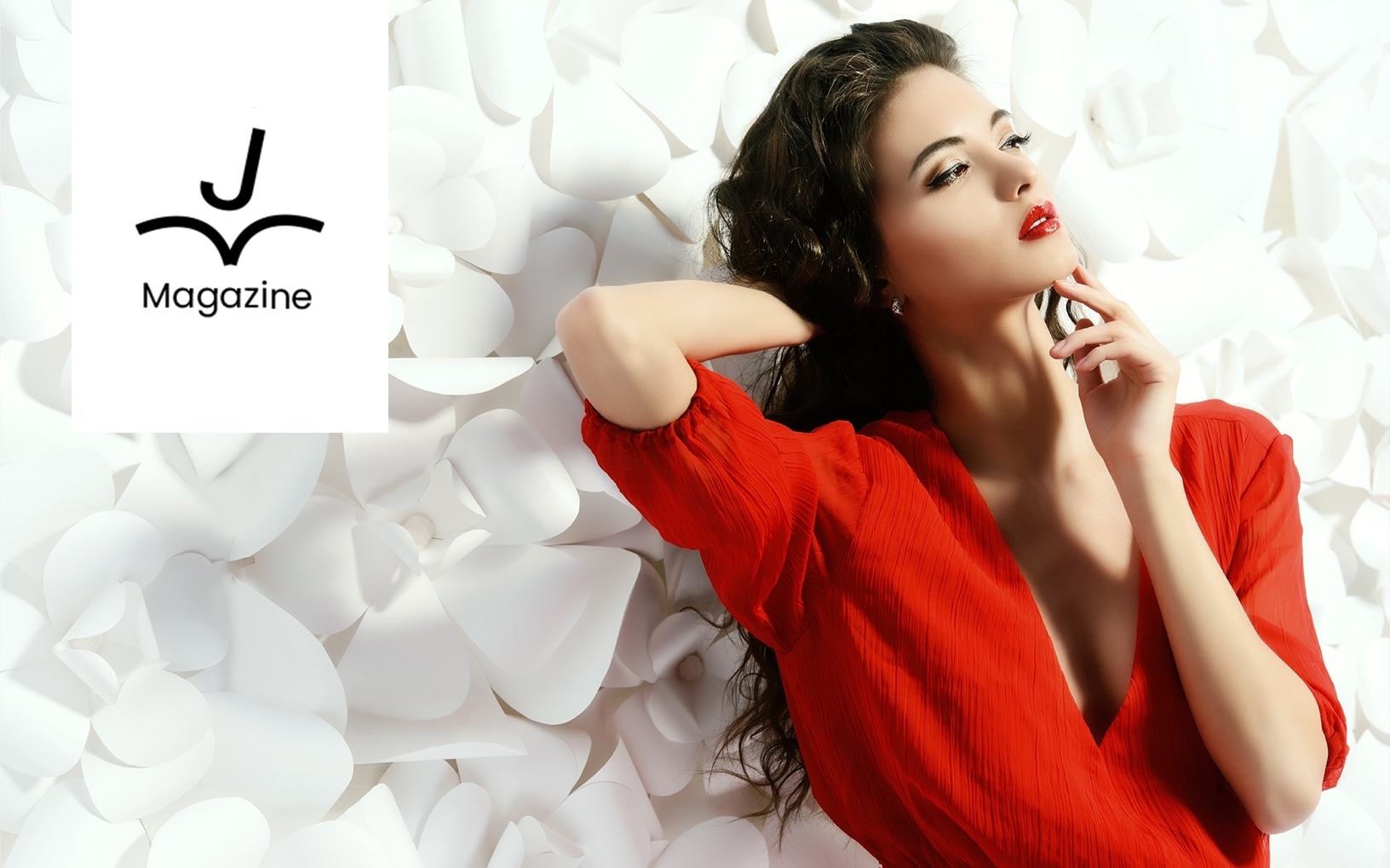 【2022年最新】赤を取り入れたコーデ25選！おしゃれな着回しをアイテム別にご紹介！