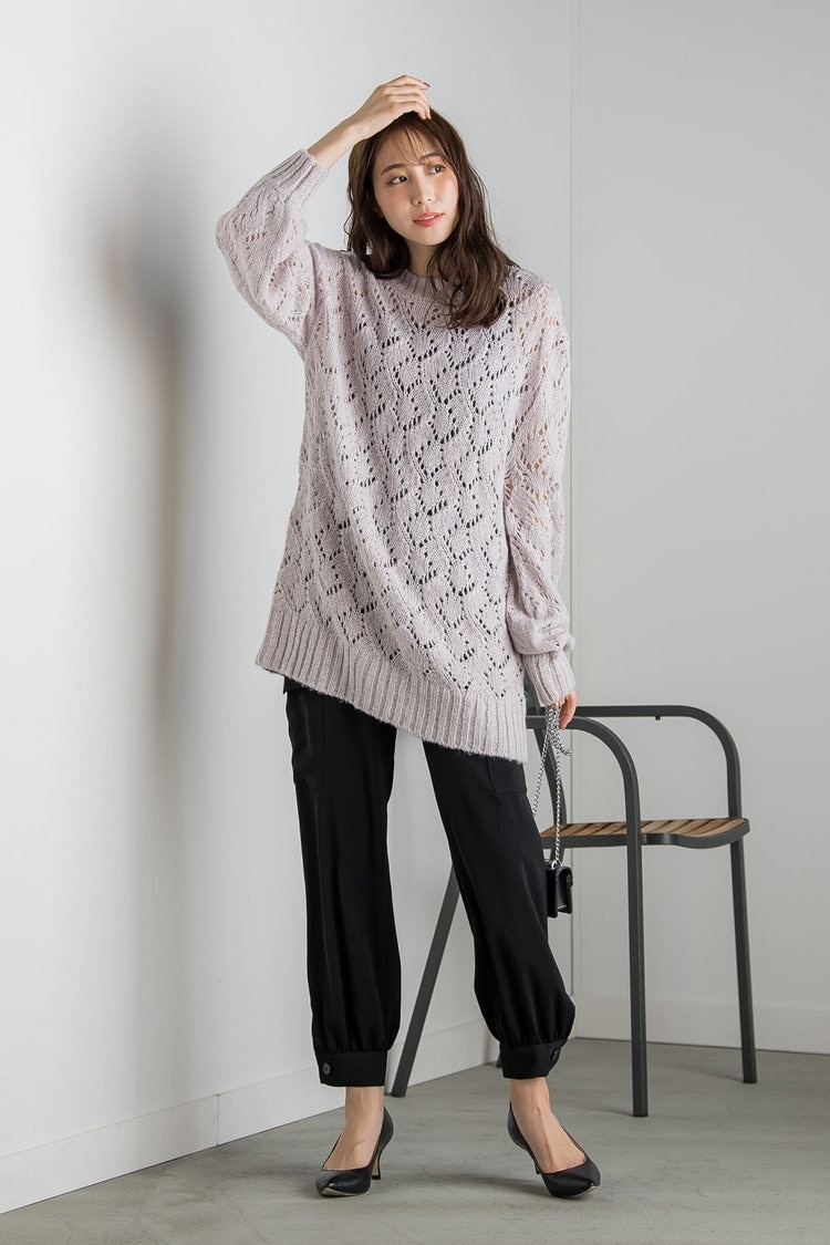 ニット×サテンパンツのコーデ VICKY